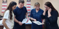 «Стоп, мошенник!» Полицейские раздали листовки на предприятиях района с информацией о видах обмана граждан злоумышленниками - Газета Рассвет